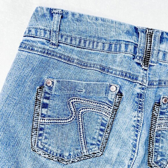 Rewind Bermuda Denim Shorts | Medium Blue Wash | Distressed | Size 5 | Y2K - Picture 10 of 15